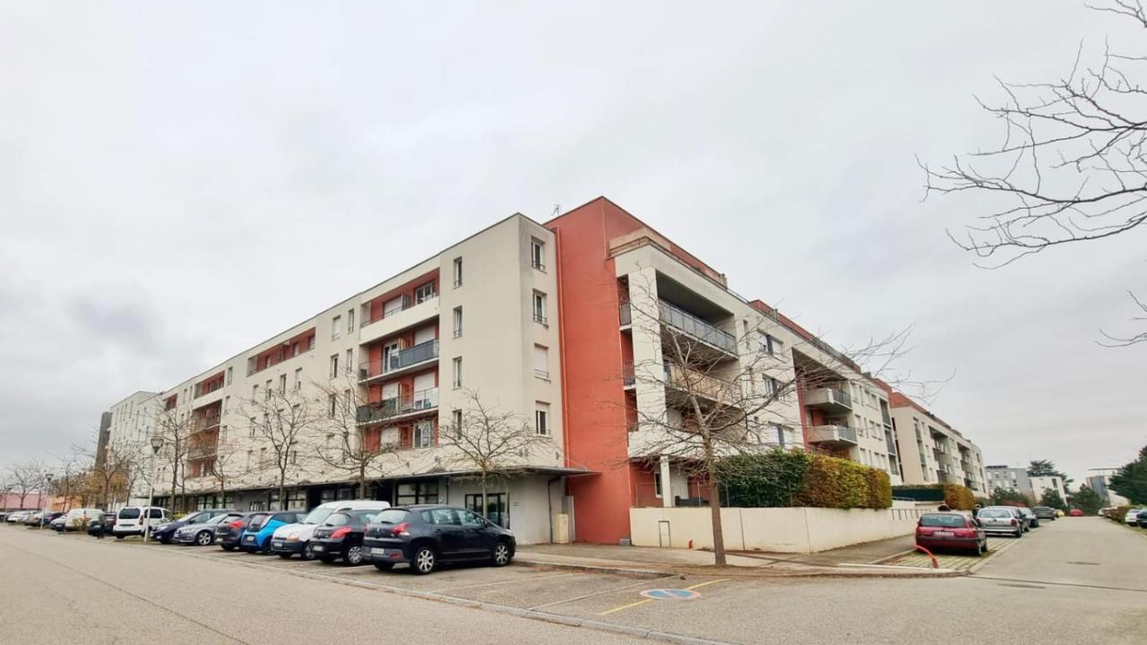 Le Smart - Parking - Terrasse - Wifi - Mulhouse - Relax Bnb Pfastatt المظهر الخارجي الصورة